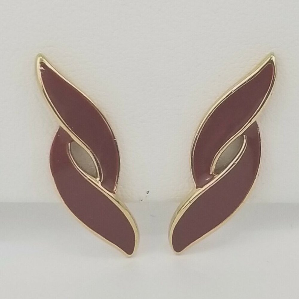 Vintage Crown Trifari Clip Ons F27